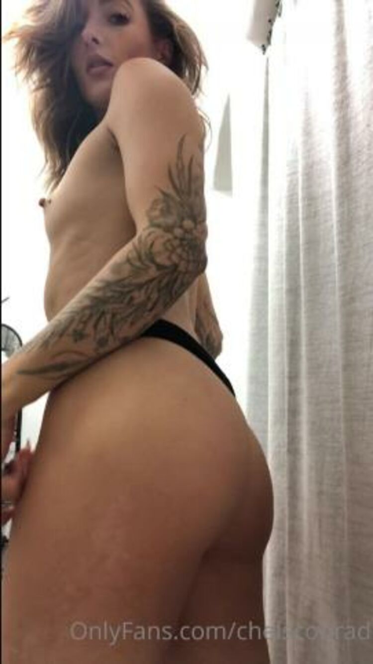 Chelsea Conrad - chelsconrad / Onlyfans Chelsconrad - i love filming a little strip tease unlock to see the reveal 17-12-2020 - Teasing