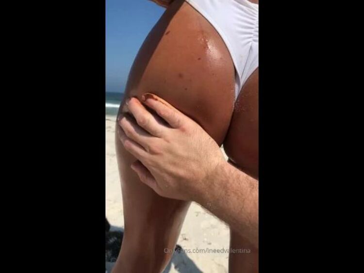 Valentina Fox Ineedvalentina 01-08-2019-9185450-My Man Oiling Up My Perfect Ass On The Beach.