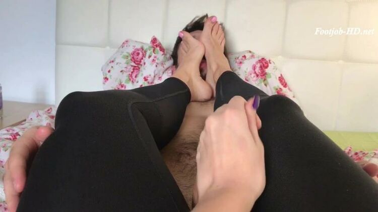 Sexy Sweaty Footjob After a Run – EricasPerfectFeet