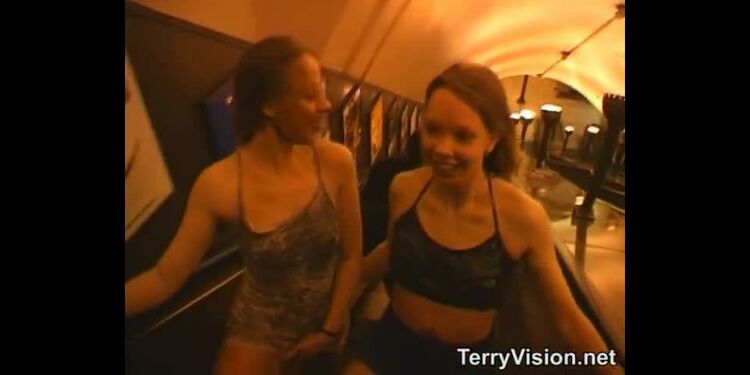 Terryvision – Laura and Kelly public flashing on the London Underground