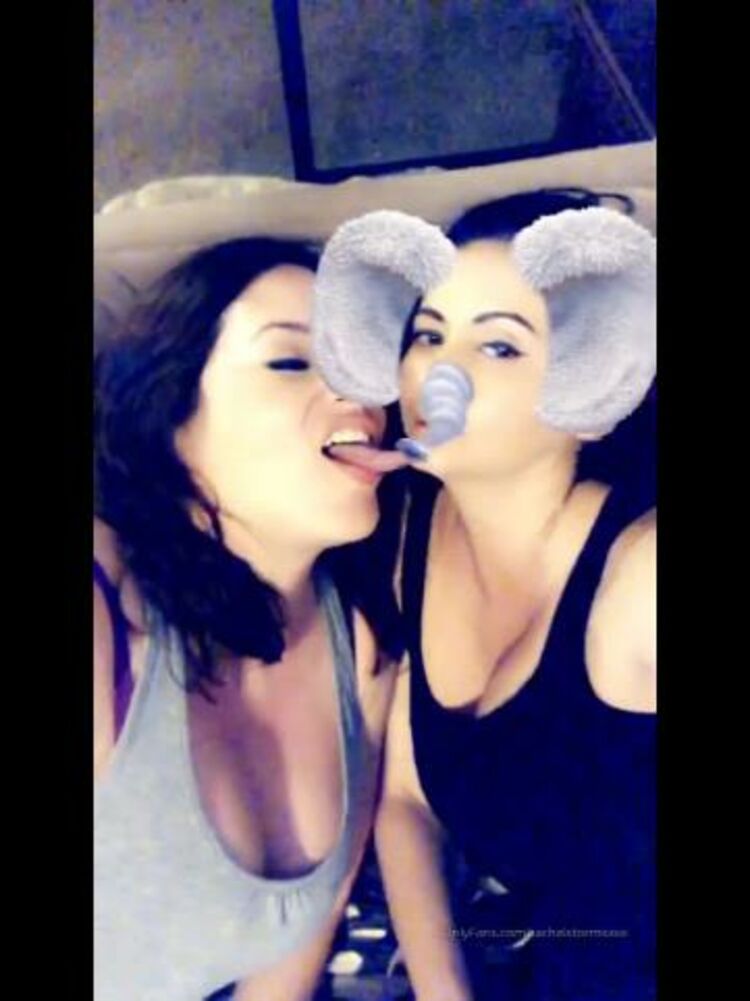 Maggie Green - maggiegreenlive / Onlyfans Rachelstormsxxx - what girls really do when we hang out lmfao maggiegreenlive 11-03-2020 - Girl