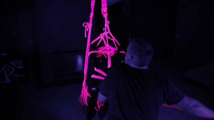 ReflectiveDesire - Latex Girls - Blacklight Suspension [FullHD 1080p]