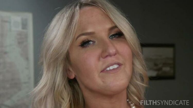 Kayleigh Coxx - Kayleigh Coxx Disciplined Employee [HD 720p]