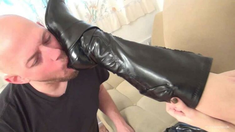 Footdomunited - Mistress Shauna - Boot Slaves