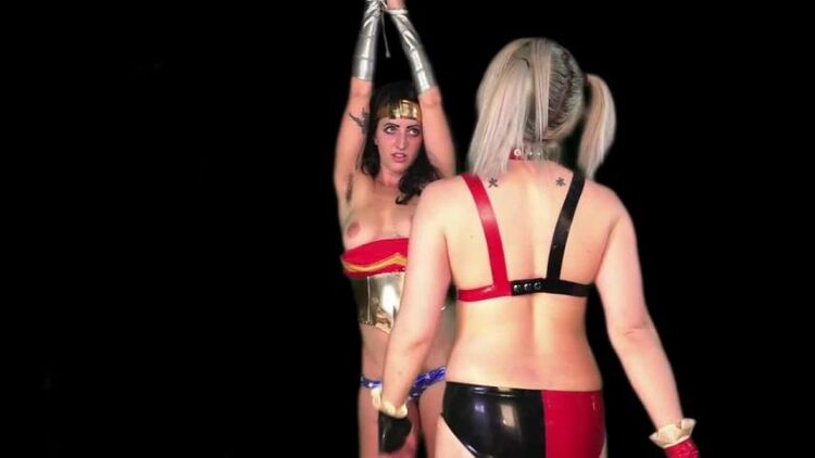 Krakmonster Productions - HARLEY QUINN v WUNDER WOMAN: DARK ASYLUM