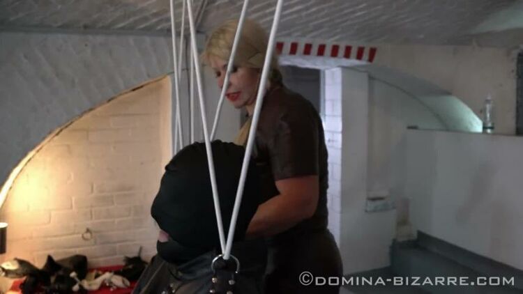 domina-bizarre Lady Mercedes: Drill in der Residenz – Teil 4 Femdom