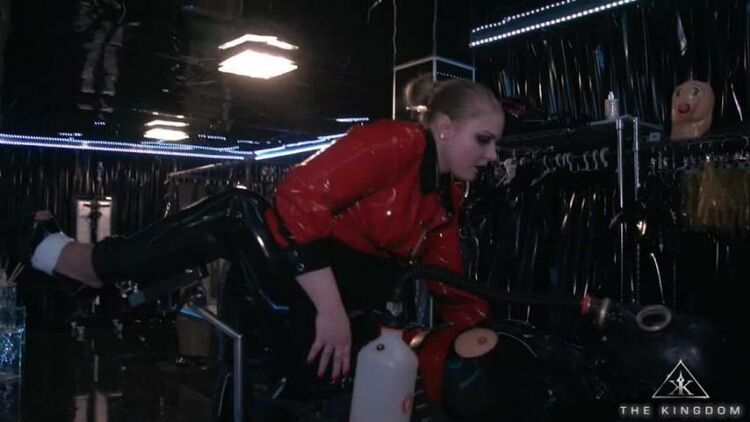 Kates-palace - Lady Selina - Latexslave’s Initiation Part 3