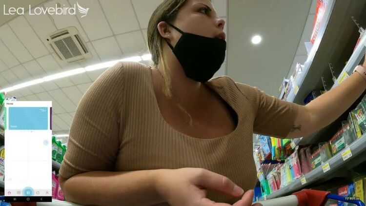 Lea-Lovebird - Mega Public - Orgasmus im Supermarkt