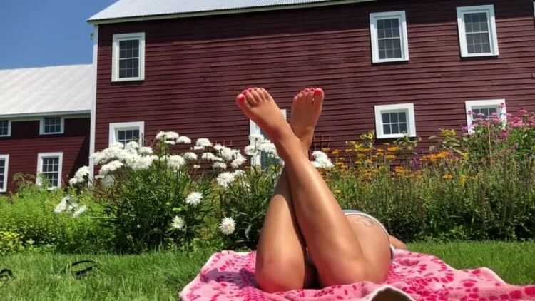 Princess Zoe - Flower Garden Foot Worship