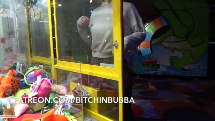 BITCHINBUBBA - HOT COLLEGE GIRL FLASHING IN PUBLIC ARCADE