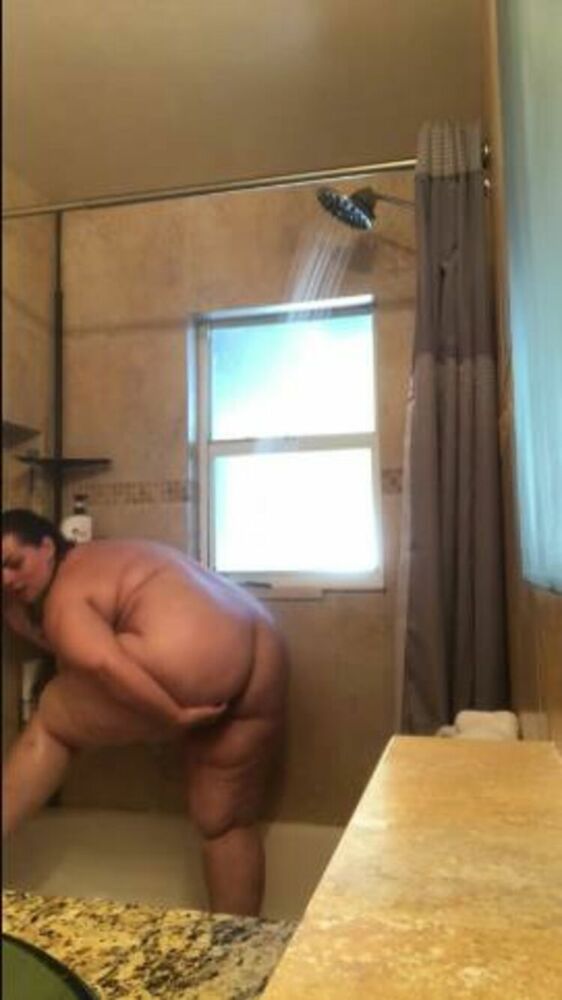 Kateskurves – BBW Shower With Me [updated: 2023-04-01]