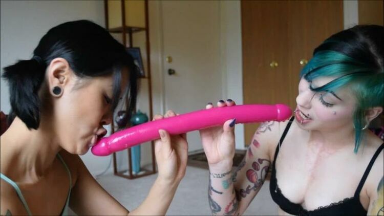 ManyVids presents Cattie aka CatCandescent in 074 – Messy Gagging Double Dildo Blowjob [updated: 2023-07-26]