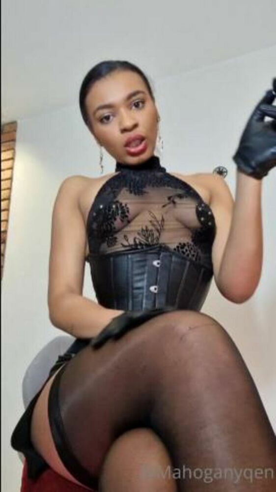 Lady Mahogany – Have A Smoke With Mistress – MAHOGANYQEN [updated: 2023-08-01]