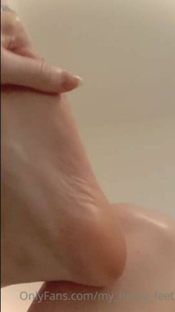 [footjob-porn.com] Onlyfans - Mistress My_Lovely_Feet_152_my_lovely_feet-27-07-2020-597626639-Just lying here massage some lotion into my soles and legs and figured I should share _ Leak [updated: 2023-08-03]