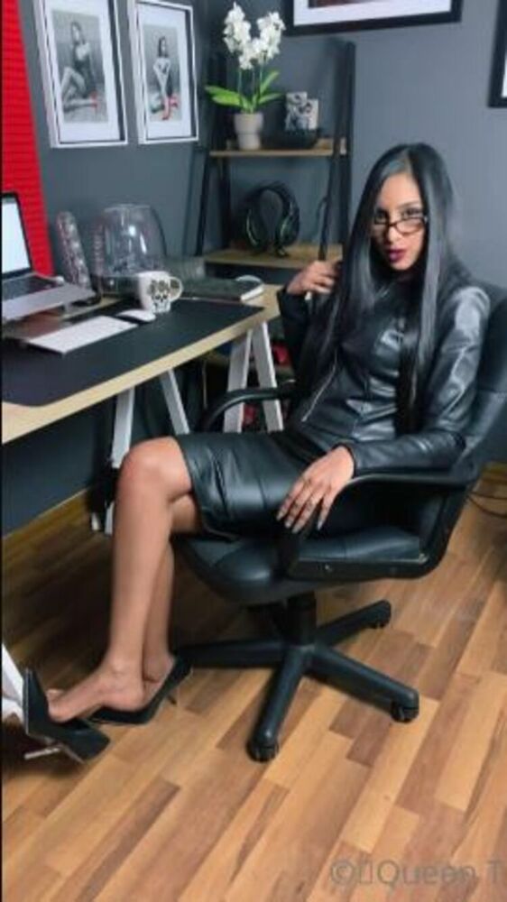 Onlyfans - Queen Trish - leatherqueent - leatherqueentHello boys A little video for you If my tip target is made I will make a little role - 29-11-2020 [updated: 2023-08-03]