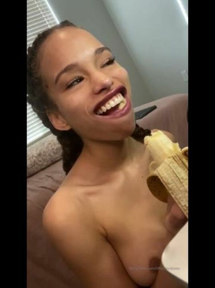 Cecilia Lion - officialcclionx OfficialcclionxTotally forgot to upload this BTS clip of me eating a banana and showing it chewed up in m - 09-02-2020 - Onlyfans [updated: 2023-08-04]