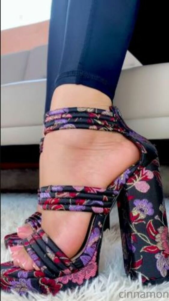 cinnamonfeet2 - Goddess Cinnamon VIP CinnamonfeetA little taste of my last videos with this French pedi which of these views yo - 30-07-2021 - Onlyfans [updated: 2023-08-04]