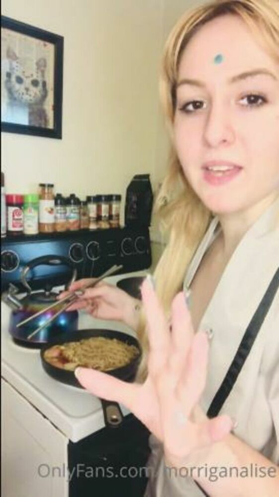 Onlyfans - Morrigan - morriganalise - morriganalisePart of cooking Ramen w Tsunade Lets make a toast and take a bite of this tasty rame - 24-05-2021 [updated: 2023-08-05]