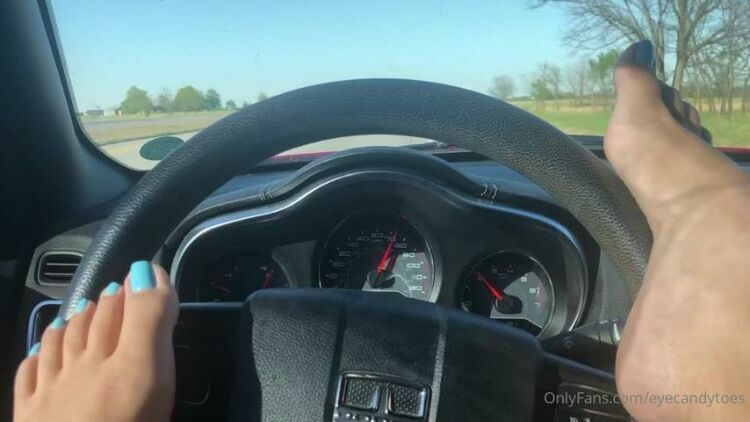 Onlyfans - EyeCandyToes - When you get bored on road trips by yourself lol I think I need to perfect my feet driving - 25-04-2021 [updated: 2023-08-05]