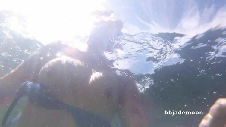 Onlyfans - JadeMoon - bbjademoon - bbjademoonSwimming in the ocean with my go pro ugh I love underwater footage Skinny dipping is nex - 31-12-2019 [updated: 2023-08-07]