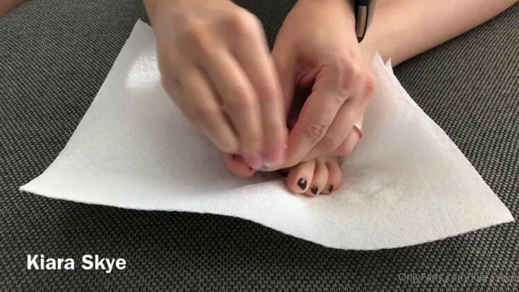 Kiara Skye KiaraskyeWhether you like painted toes or naked toes youll love this vid of me taking off m - 23-11-2020 - Onlyfans [updated: 2023-08-09]