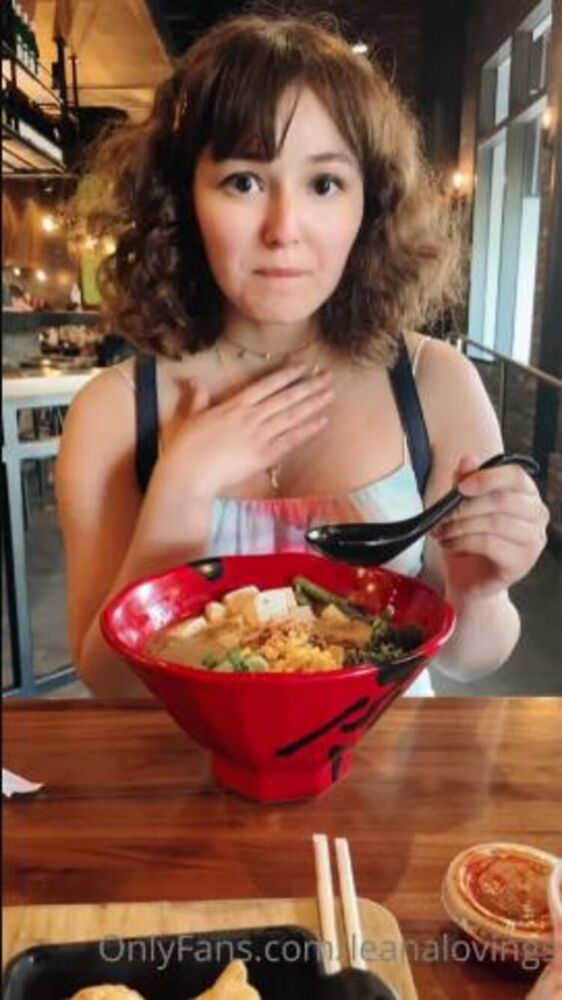 Onlyfans - Leana Lovings - leanalovingsWould you eat with me at a ramen bar I had caramelized cauliflower with vegan ramen - 09-04-2021 [updated: 2023-08-11]