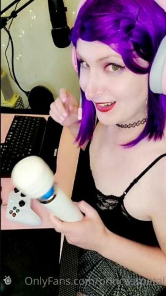 Onlyfans - Princess Petal - princesspetal minute video of me playing with myself this time with vibrator while gaming with f - 06-06-2021 [updated: 2023-08-11]