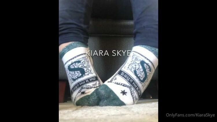 Onlyfans - Kiara Skye - kiaraskyeWorking on these Harry Potter socks This vid will make your mouth water Watch me rem - 03-05-2020 [updated: 2023-08-11]