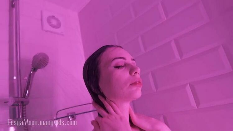 Lesya Moon - Wet pussy having fun in the shower [updated: 2023-08-21]