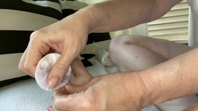 Onlyfans - Beneathmytoes - Guess what time it is - 12-08-2021 [updated: 2023-08-30]