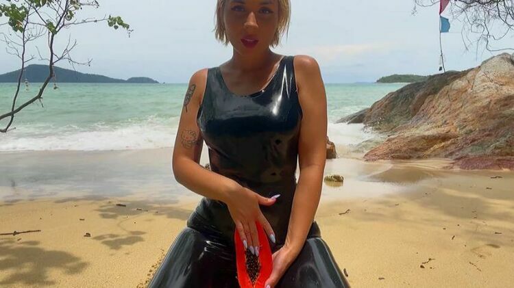 Latex chill on beach Katerina Piglet[FreeFans tv - best OnlyFans Leaks] [updated: 2023-09-01]