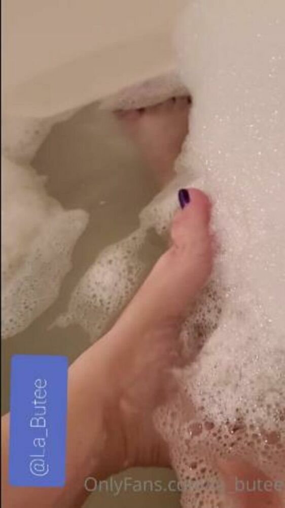 LaButee Foot Goddess - la butee LabuteeBathtime playing - 09-03-2021 - Onlyfans [updated: 2023-09-01]