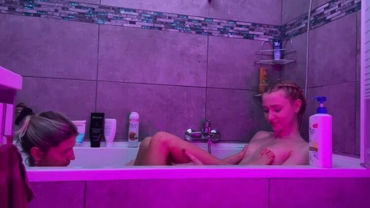 Bathroom Lesbian Feet Licking_[watch fresh onlyFans leaks on FreeFans.tv] [updated: 2023-09-09]