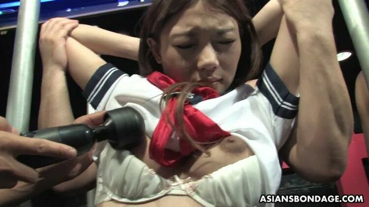 Nasty Aoi Yuuki in uniform squirts from vibrators [updated: 2023-09-09]