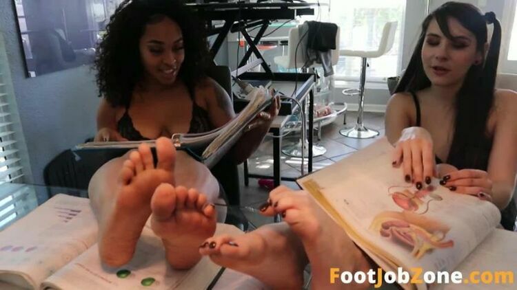 Double Footjob For Pizza Guy_[FreeFans.tv Best OnlyFans leaks] [updated: 2023-09-10]