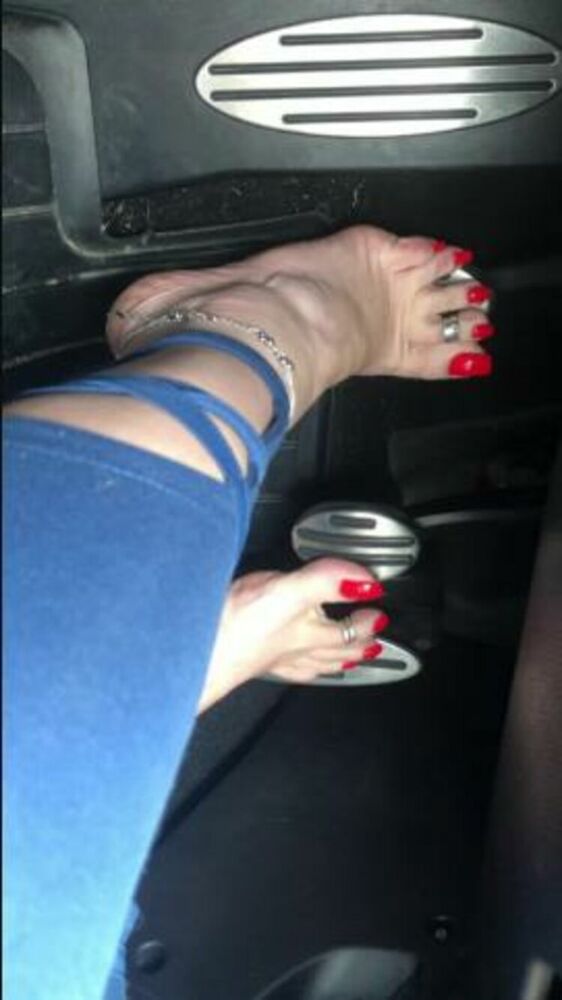 Onlyfans - Beneathmytoes - Driving a stick - 28-09-2019 [updated: 2023-09-16]