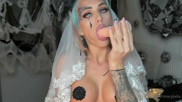 miacybella 05-11-2020 Sexy bride sucking it slop [updated: 2023-10-03]