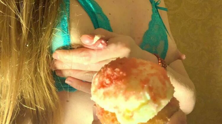 yummyfreshMILFmilk – Large Nipples and Cupcake Lactation Play [updated: 2023-11-04]