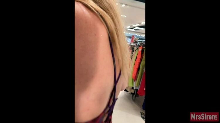 Mrs Siren - Milf At The Mall [updated: 2023-11-23]