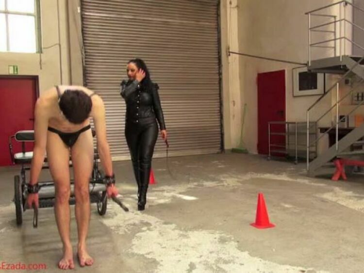 Mistress Ezada Sinn – Pony maneuvering training [updated: 2023-11-29]