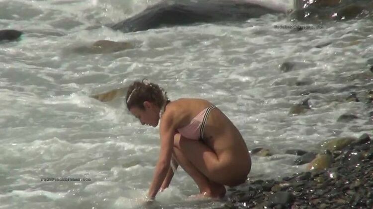 NudeBeachdreams_com – Nudist video 01784 [updated: 2023-12-01]