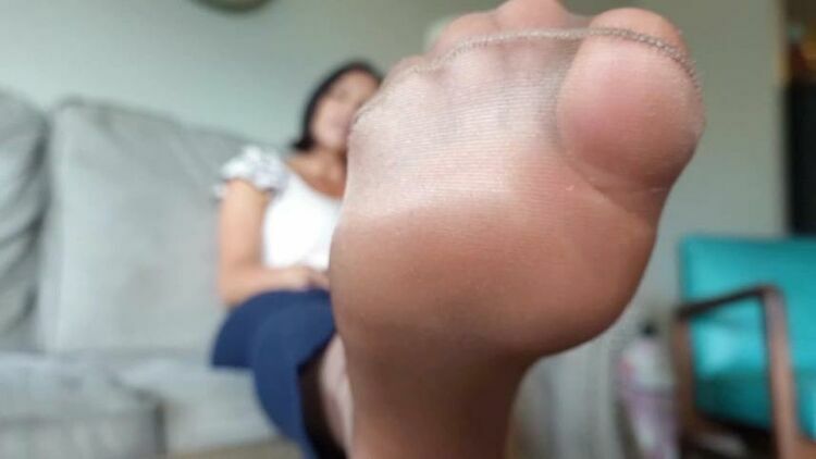 Goddess Zephy – Your Mom Is My Foot Bitch [updated: 2023-12-17]