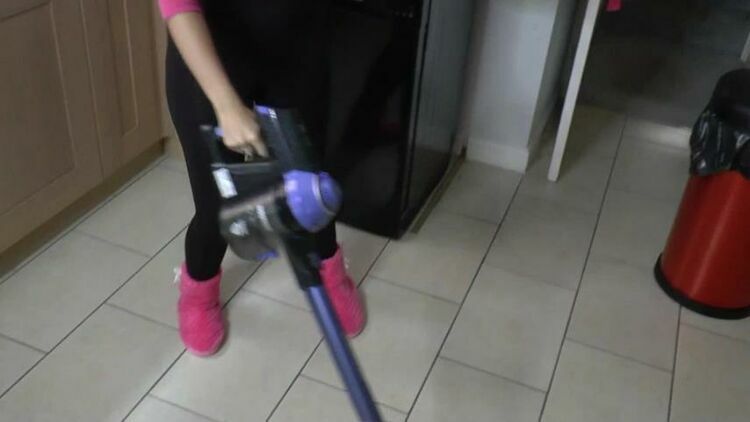 Bad Dolly – Smoking and Vacuuming While Smoking [updated: 2023-12-20]