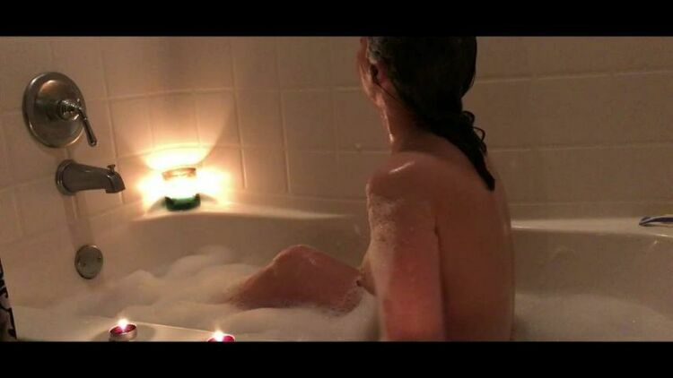 Catherine Grey – Bubble Bath Candle Light [updated: 2023-12-24]