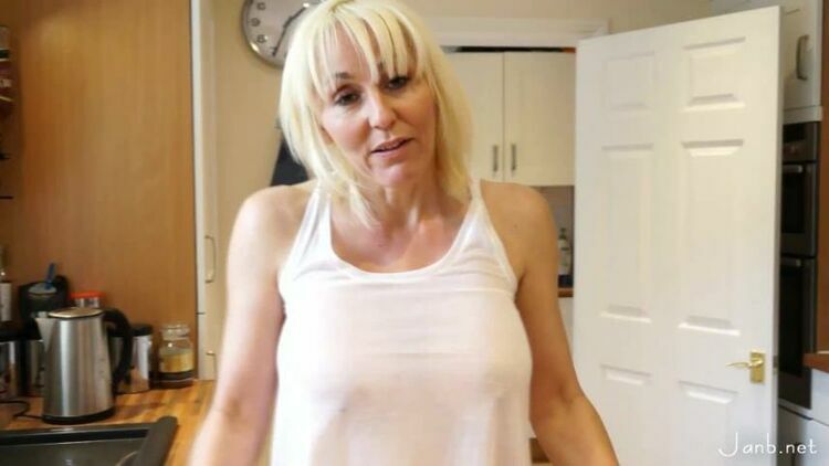 Jan Burton - Jan and her Nephew 4 - Wet T-Shirt with Neph... [updated: 2023-12-25]