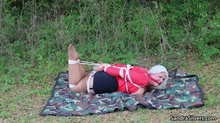 SandraSilvers – Sandra Lisa Outdoor Hopping [updated: 2023-12-28]