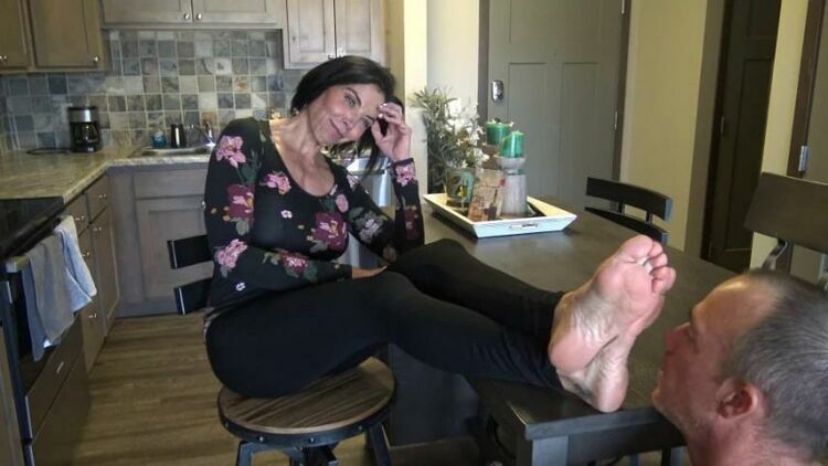 Goddess Zephy - Foot Slave! (1080 HD) [updated: 2024-01-02]