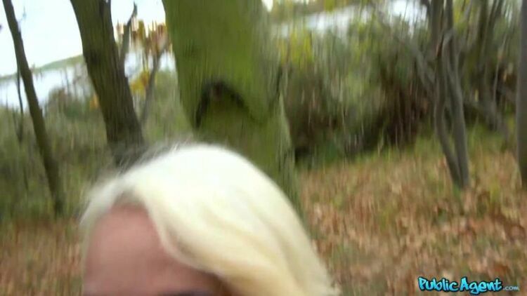 Blonde Sophie Logan gets a nice fuck in the forest [updated: 2024-01-03]