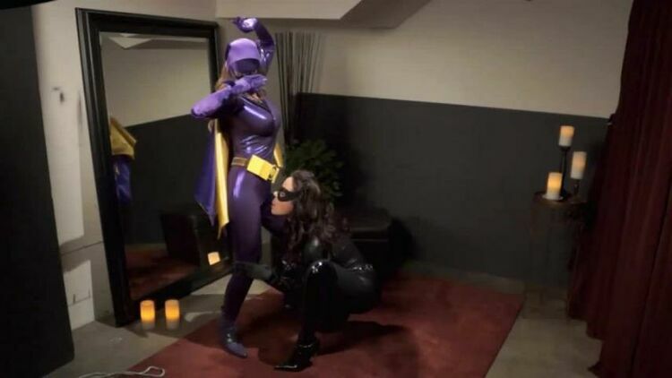 Christina Carter and Emily Addison – Catwoman vs Batgirl : Mirror Minds [updated: 2024-01-04]