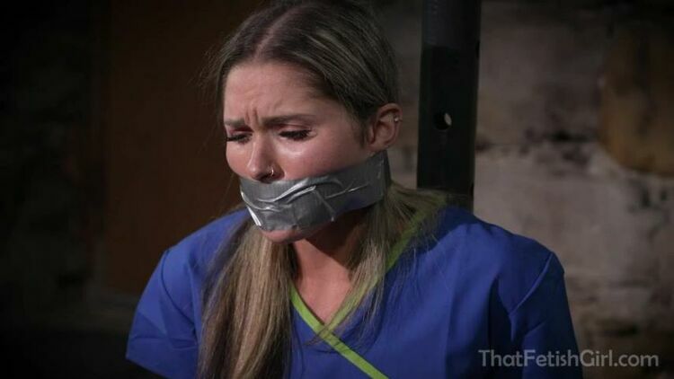 Zoe Struggles In Scrubs [updated: 2024-01-07]